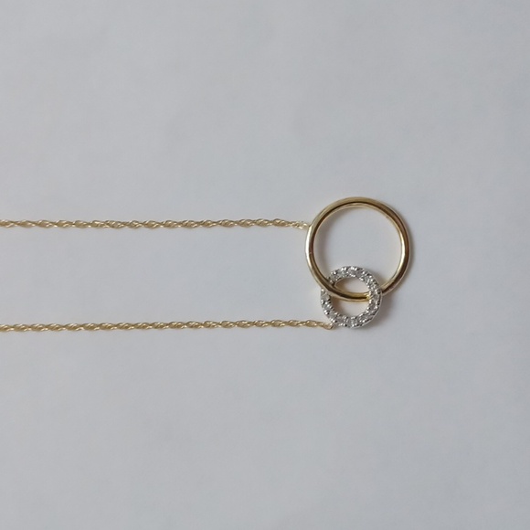 18K Gold Vermeil Diamond Accent Interlocking Circle Necklace - Picture 2 of 5